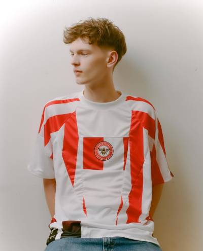 brentford_unveil_one_of_a_kind_upcycled_shirts_with_reboot_f.jpg