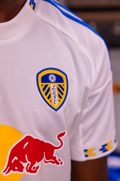 leeds_united_25_26_adidas_home_kit_e.jpg