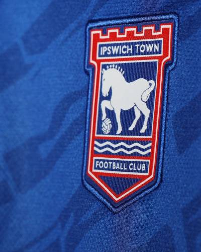 ipswich_town_25_26_umbro_home_kit_d.jpg