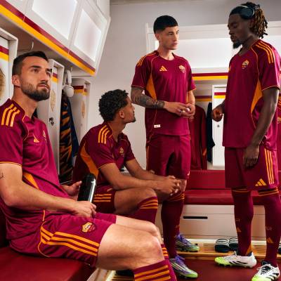as_roma_25_26_adidas_home_kit_b.jpg