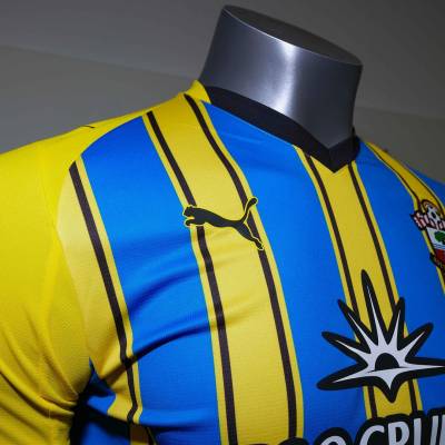 southampton_25_26_puma_away_kit_g.jpg