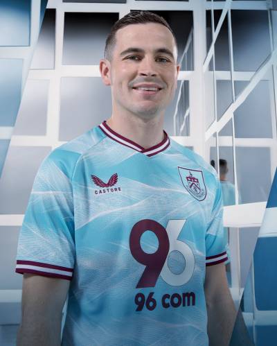 burnley_25_26_castore_away_kit_b.jpg