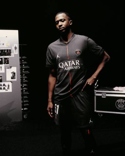 paris_saint_germain_25_26_jordan_fourth_kit_4.jpg