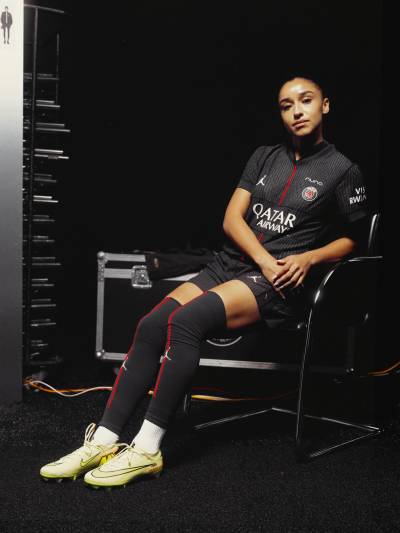 paris_saint_germain_25_26_jordan_fourth_kit_5.jpg